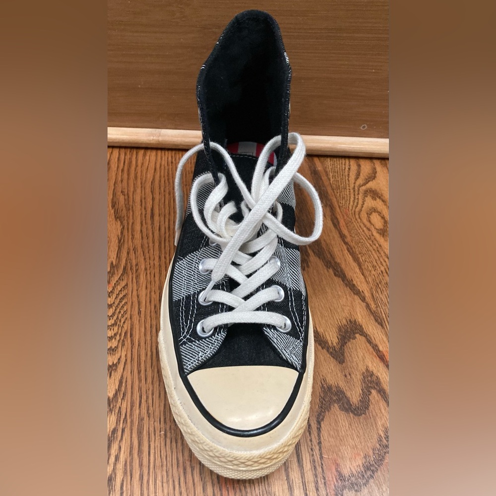💫🏀💫Converse Black and Gray Striped with Stars High-Tops - Picture 9 of 11